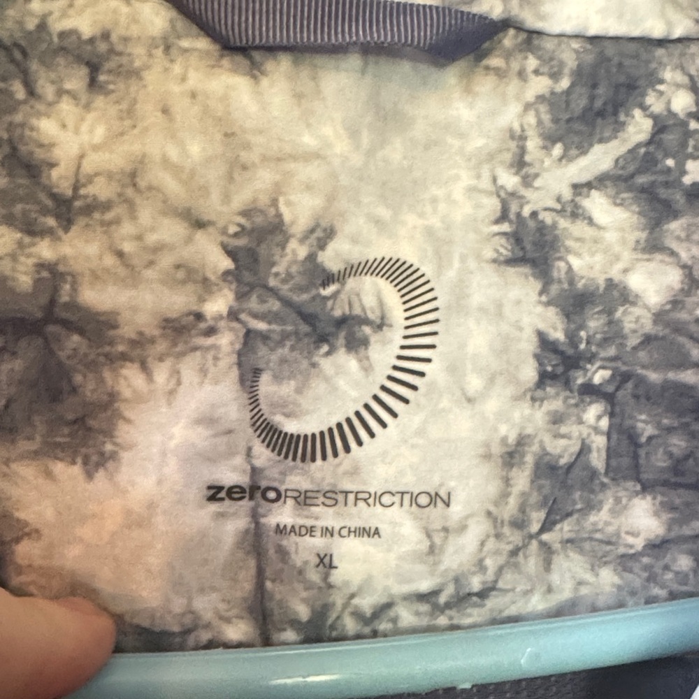 NWOT Stylish Gray Tie-Dye Sleeveless Vest - Picture 4 of 6